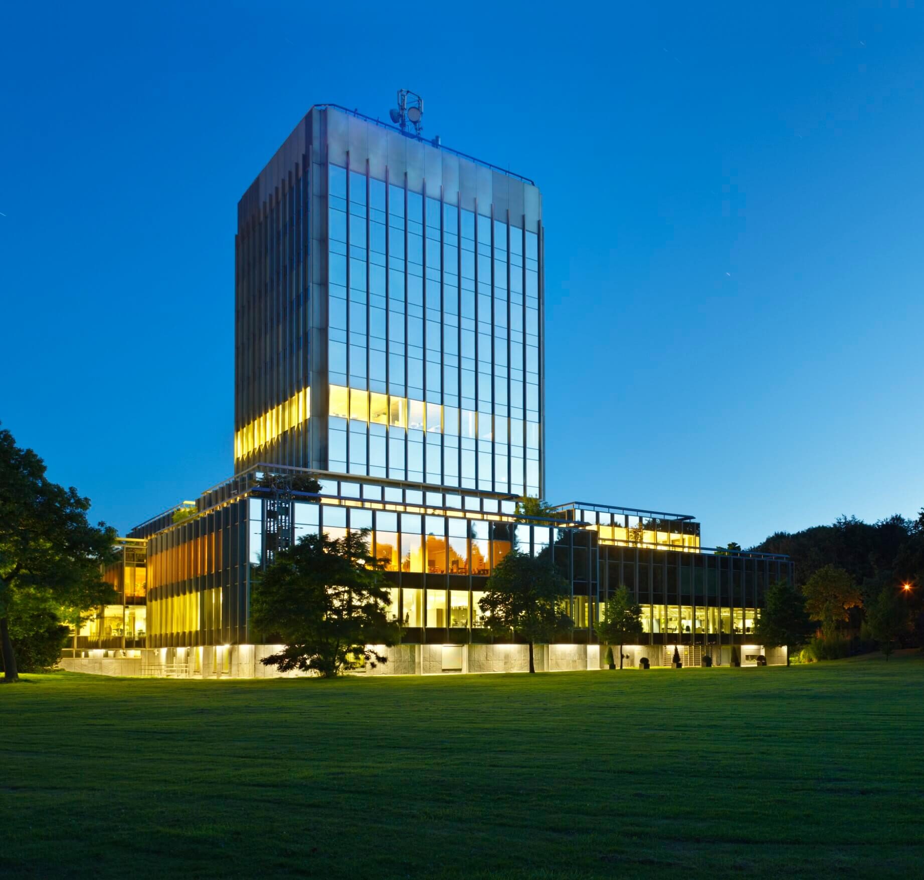 modern-bank-building-germany-2021-08-26-17-00-32-utc-Custom-e1644810448968.jpg